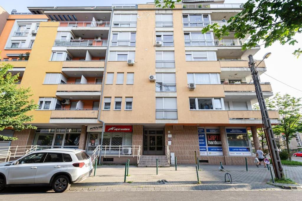 Sunny And Pet Friendly 1bedr Close To The Centre Budapest