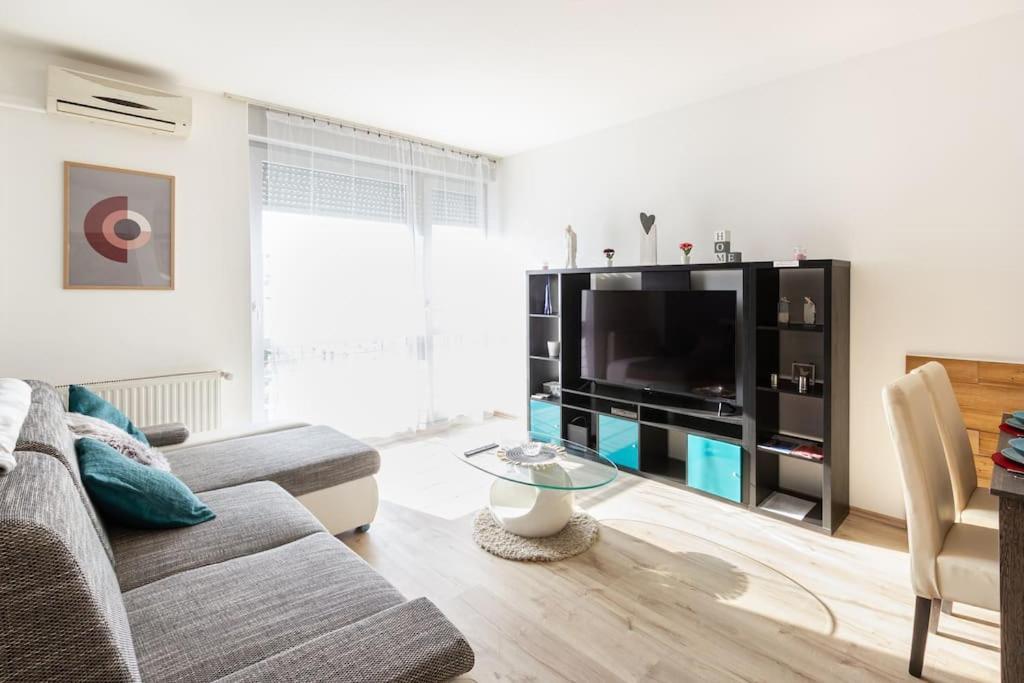 Apartment Sunny And Pet Friendly 1bedr Close To The Centre Budapest