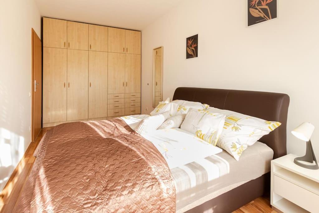 Sunny And Pet Friendly 1bedr Close To The Centre Apartment Budapest